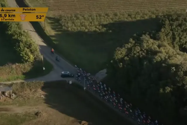 📸 Insane! Car drives onto the Star of Bessèges course and must reverse : Major crash follows
