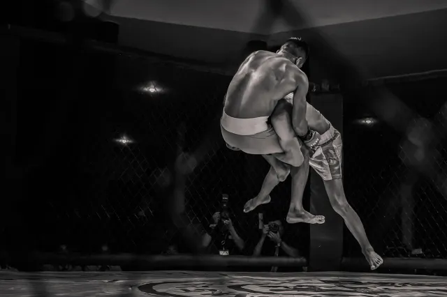 🎥 [Video] Amerikaanse bokser Wilder keert tegenstander de rug toe en wordt knock-out geslagen
