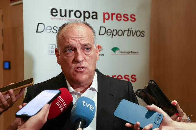 Omstreden Spaanse voetbalbaas neemt expres eerder ontslag om vierde termijn aan te gaan