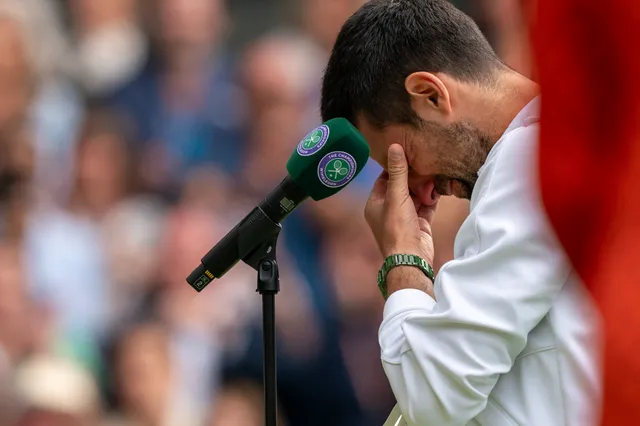 Djokovic barst in tranen uit tijdens speech na afloop van verloren Wimbledon-finale
