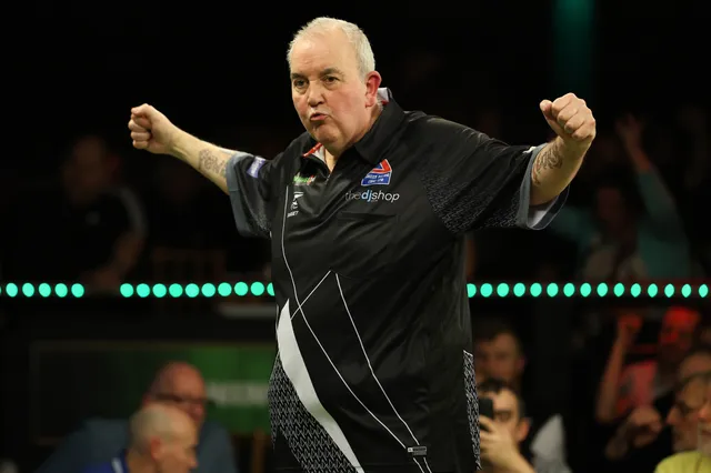 Dartslegende Phil Taylor onder de indruk van 16-jarige: 'Hij is briljant'