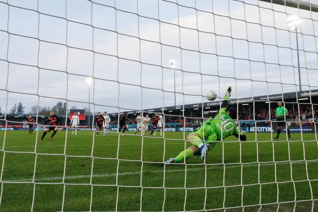 Kranten over nieuwe zeperd van Ajax: 'Begint in het treurspel van dit seizoen een tragische figuur te worden'