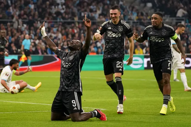 UItslagen Europa League: Pijnlijke nederlaag Ajax in duel met zeven doelpunten