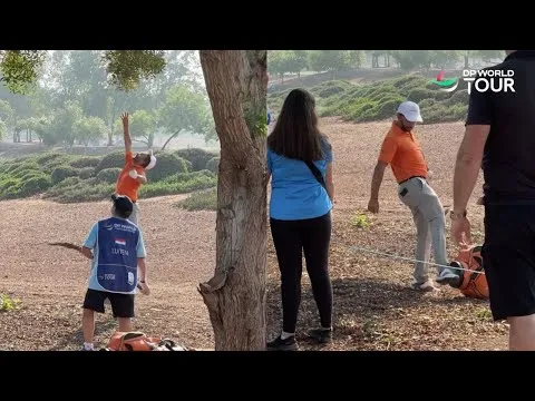 [Video] Luiten gooit drie golfclubs uit frustratie in de boom