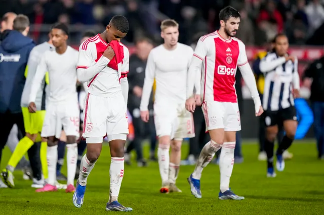 Mossou kraakt wedstrijdhouding van Ajax: 'Dat is toch onwaarschijnlijk dat je zo begint'