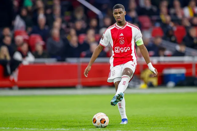 Ajax-talent krijgt er flink van langs na arrogante houding: 'Sokjes naar beneden, tapeje om je hand'
