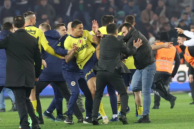 Sport in het Kort | Fenerbahçe overweegt uit de competitie te stappen na rellen