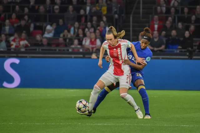 Sport in het Kort | Ajax Vrouwen verliezen kansloos van Chelsea in Champions League