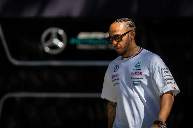 Hamilton kijkt nu al tegen gigantische achterstand aan in F`1-kampioenschap: 'Zijn echt aan het zwoegen'