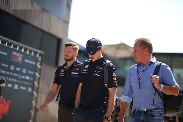 Voormalig F1-coureur kraakt bewering Doornbos: 'De Verstappens zijn wel loyaal'