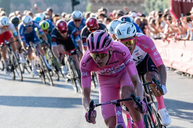 Tadej Pogacar zit op schema na ongenaakbare Giro: 'We moeten het proberen'