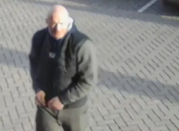 Fiets gestolen bij supermarkt Plus in Brakel