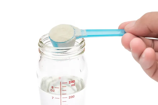 NVWA ontvangt ruim honderd meldingen over teruggeroepen babyvoeding