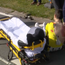 VÍDEO: Wout van Aert abandona la A través de Flandes en ambulancia tras un accidente masivo muy grave