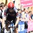 Alexander Krieger, de Tudor, gravemente herido tras su caída en el tramo final del peligroso descenso del Giro de Italia