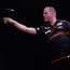 Dirk van Duijvenbode fors onderuit tegen Gabriel Clemens op Hungarian Darts Trophy