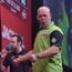 Michael van Gerwen maakt het onnodig spannend tegen Luke Humphries maar trekt zege toch over de streep