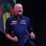 Ruime zege voor Van Barneveld; Van Peer verslaat Van den Bergh in eerste ronde bij Players Championship 22