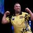 Jermaine Wattimena stunt tegen James Wade en is derde Nederlander in kwartfinales van EK Darts