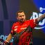 "Moeilijke periode achter de rug, maar nu geniet ik opnieuw van het darten" - Jonny Clayton vloert goede vriend Chris Dobey in openingsronde EK Darts