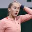 Im Duell der 17-Jährigen scheidet Mirra Andreeva gegen Brenda Fruhvirtova in Wimbledon