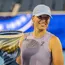 “Ela pode conquistar mais 50 títulos”: Ex-treinador de Kyrgios estabelece patamar elevado para o total de títulos na carreira de Iga Swiatek.