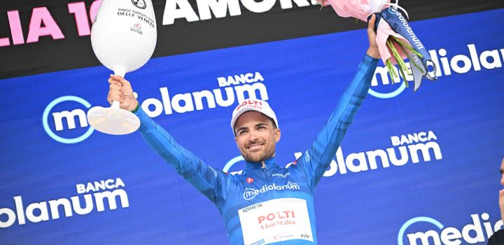 Diego Pablo Sevilla in the Maglia Azzura at the 2026 Giro d'Italia