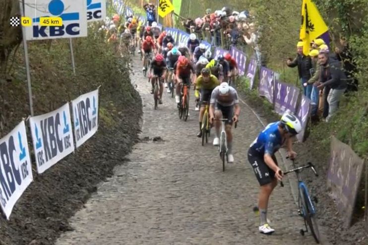Iván García Cortina explains his 'helplessness' in dramatic moment of 2024  Tour of Flanders: "Everyone is dead and you are even more dead" |  CyclingUpToDate.com