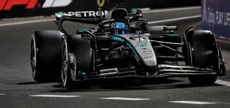 Mercedes-coureur George Russell in Jeddah tijdens GP Saoedi-Arabië
