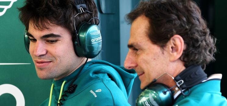 Pedro de la Rosa (à droite) avec le pilote d'Aston Martin Lance Stroll.