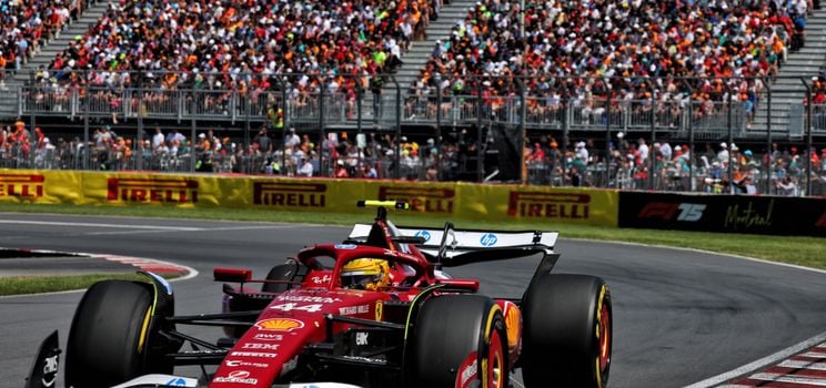 Hamilton conduciendo el SF-25 en el GP de Canadá