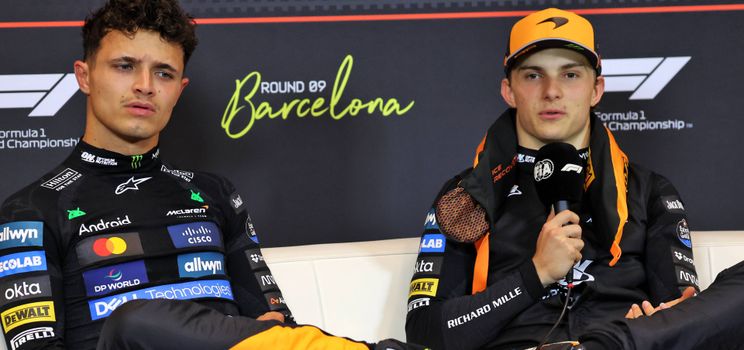 Lando Norris e Oscar Piastri na coletiva de imprensa