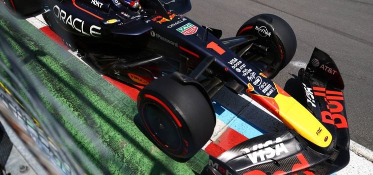 max verstappen in de rb21