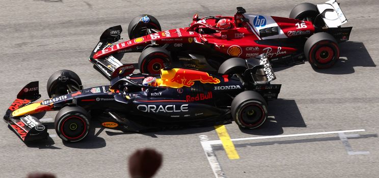 Verstappen et Leclerc sont également allés voir les commissaires après le Grand Prix, après s'être touchés dans la ligne droite de départ/arrivée lors de la relance derrière la voiture de sécurité.