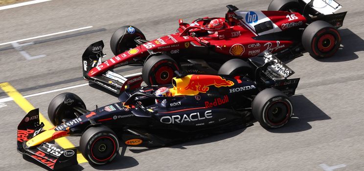 verstappen en leclerc in spanje gp