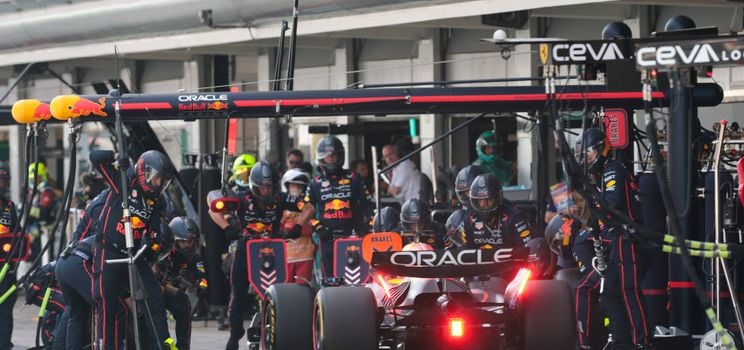 Una de las cuatro paradas en pits para Max Verstappen durante el Gran Premio de España