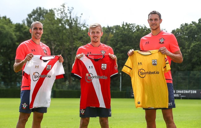 Voetbalclub Southampton speelt dit seizoen met Bitcoin (BTC) op hun shirt