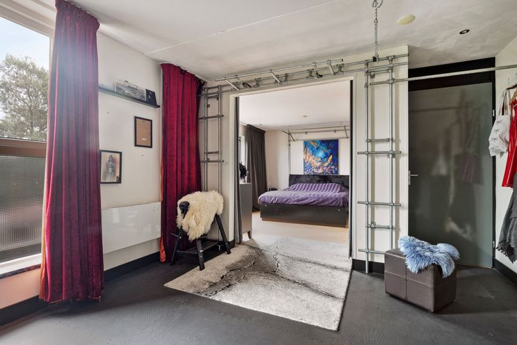 Tip voor de mensen die naar Oss willen verhuizen en een Fifty Shades of Grey slaapkamer willen