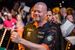 Van Barneveld vol lof over tegenstander die noodgedwongen met Barney's pijlen speelde