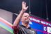 Raymond van Barneveld wint na thriller van Mike de Decker op Austrian Darts Open