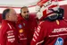 Ferrari geeft Hamilton een directe instructie, maar krijgt geen gehoor: 'Dit is gewoon dom'