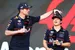 Ondertussen in F1 | Horner en Tsunoda feliciteren Verstappen: 'Hey big daddy!'