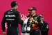 Verstappen heeft onderonsje met Russell: 'Team Verstappen'