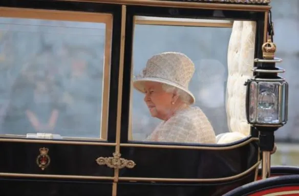 fireshot capture 325 every photo from trooping the colour https wwwharpersbazaarcom cele 584x383