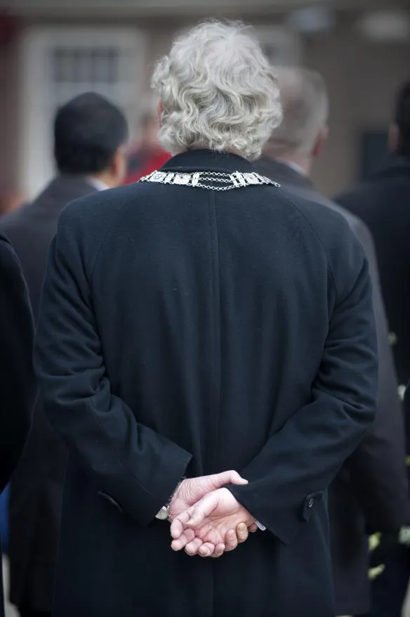 hh 19181359 1 1 584x878