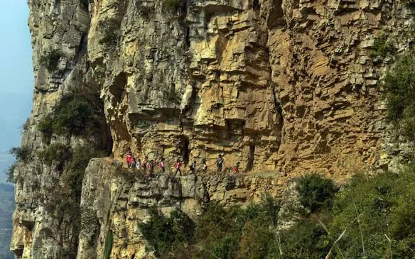 spectaculaire routens naar school 1 584x365