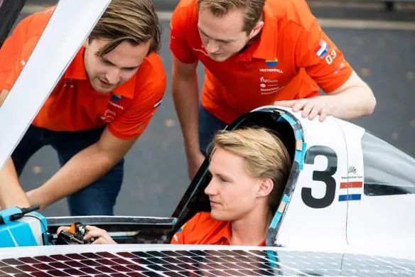 zonneauto tu delft compleet verwoest na brand1571279524 584x390