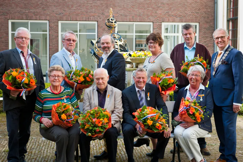 164681 nat koninlijkeonderscheiding15 1 1f5d06 original 1429868850