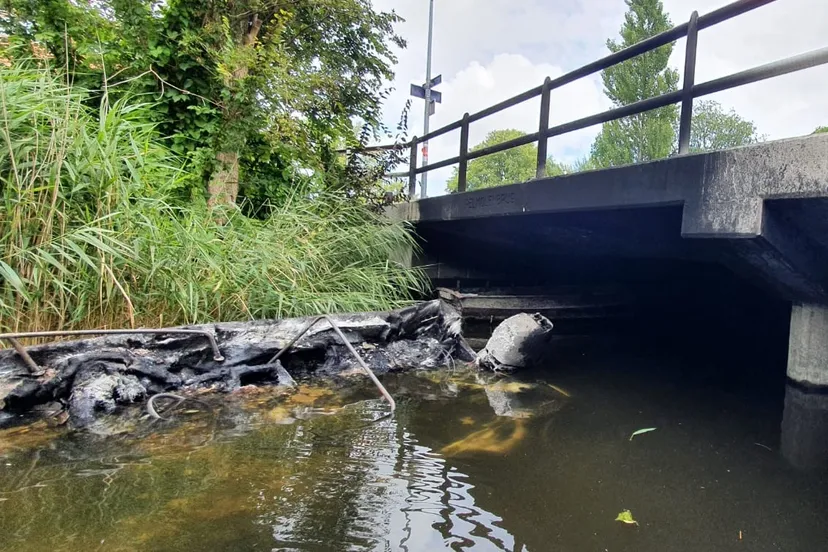 359399 20200207 zijaanzicht brug en afgebrande boot 1 e7686c original 1594884645