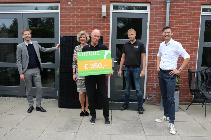 afbeelding 100000ste zonnepaneel inkoopactie dbl